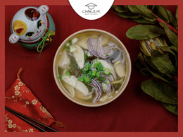 Zupa z Kurczakiem, Grzybami Mun i Makaronem Sojowym