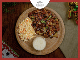 Wołowina z Grzybami Mun i Bambusem